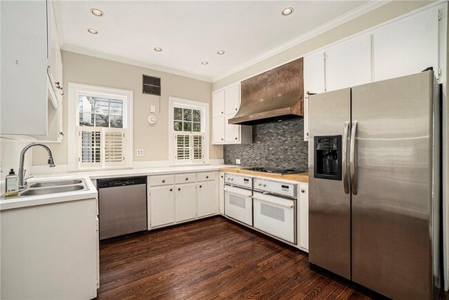 Photo - 2378 Glenwood Dr NE