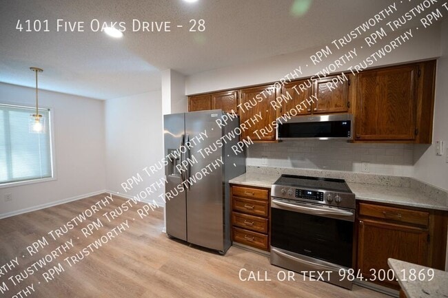 Photo - 4101 Five Oaks Dr