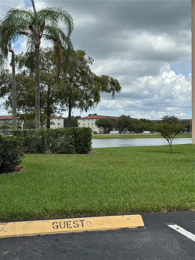 Photo - 13101 SW 11th Ct Unidad 204B