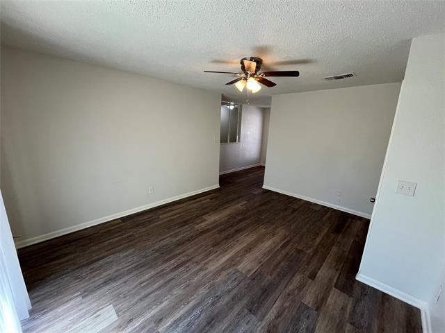 Photo - 824 Johnnie Row