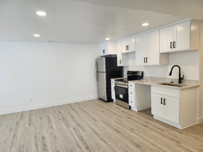 99 N Lasalle Dr