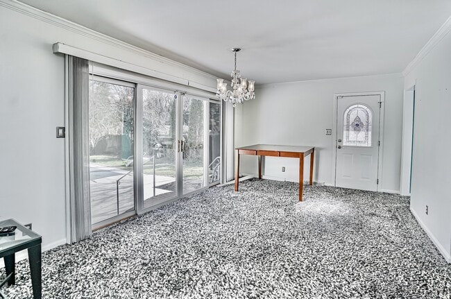 Photo - 130 Heather Dr