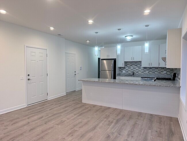 3220 S Ashland Ave