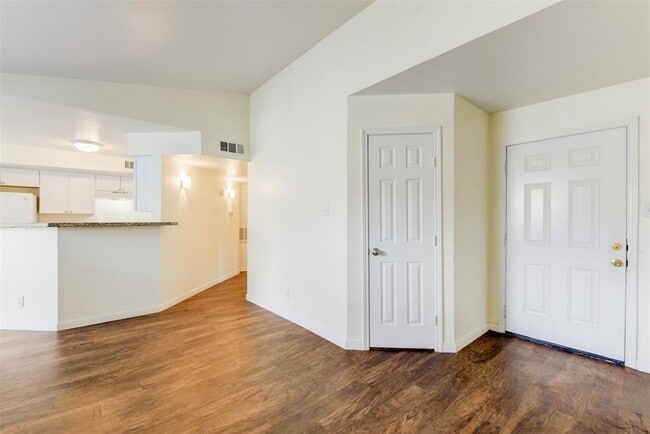 Building Photo - 7200 W T C Jester Blvd Unit 2004 Rental