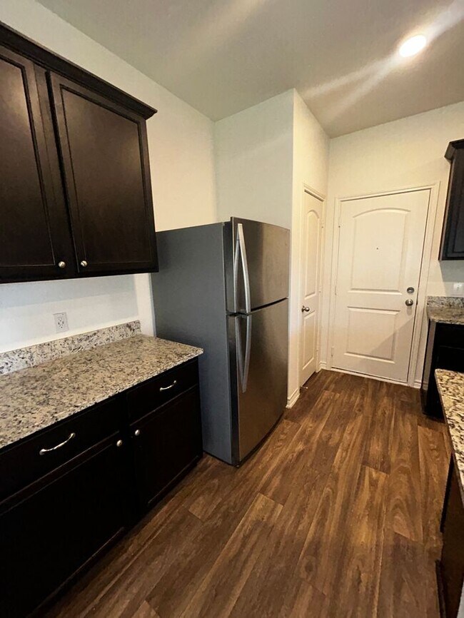 Photo - 4BR SFR w/ 2,198 Sq Ft near Downtown Elgin