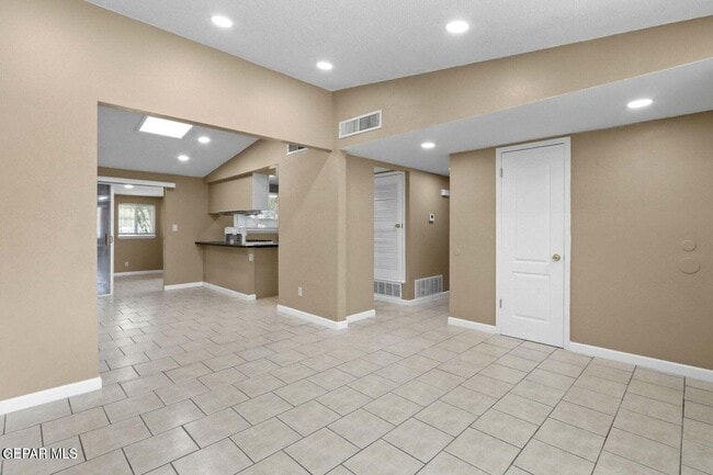 Photo - 6039 Pompeii St