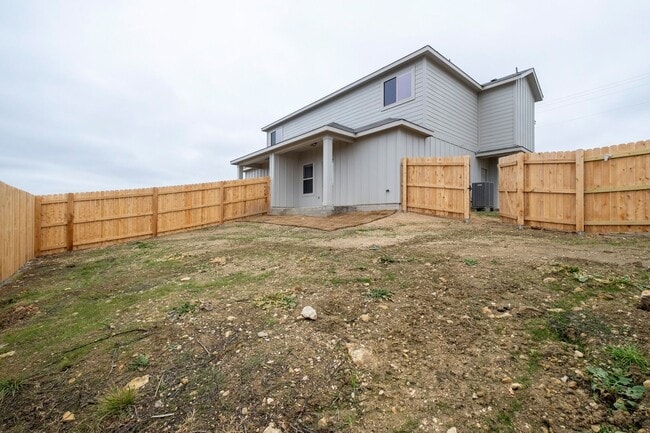 Building Photo - 3 Bedroom, 2 Bath Duplex in Georgetown