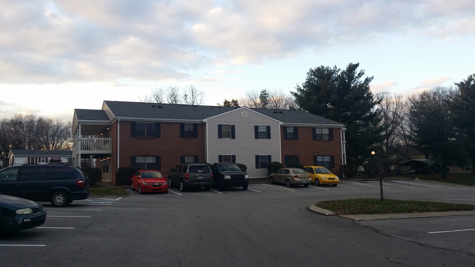 Lakeview Apartments - Lakeview Apartments