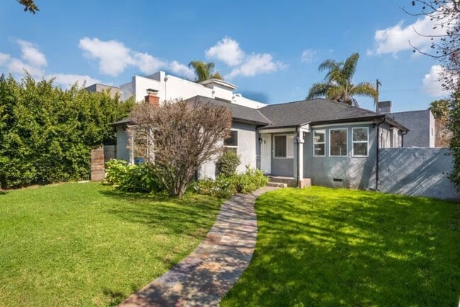 Building Photo - 1488 S Durango Ave Unit 2