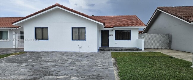 Photo - 14765 Kendale Lakes Blvd House