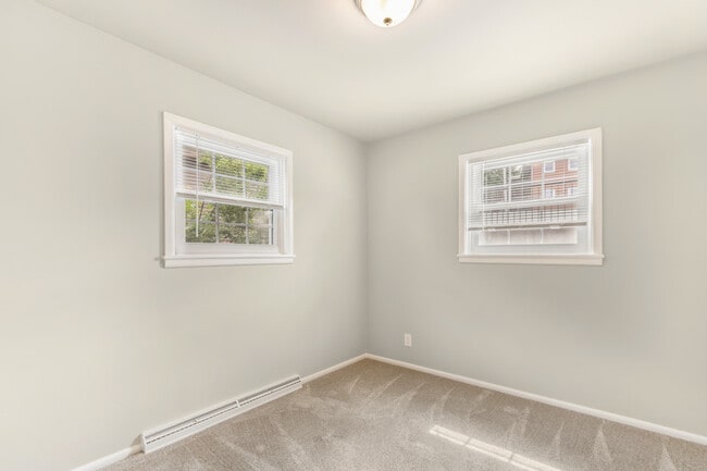 Photo - W164N8815 Mill St Unidad 1