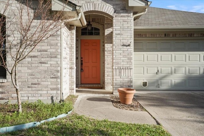 Photo - 1608 Goddard Bluff Dr
