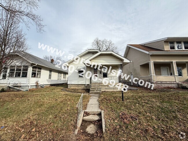 Building Photo - 2 Bedroom House