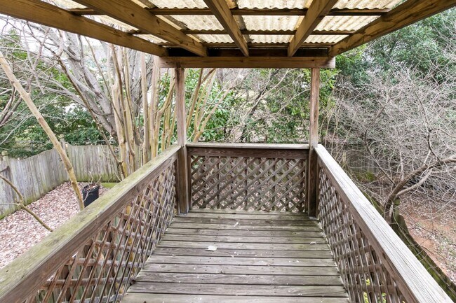 Photo - Chic & Spacious Townhome – 3 Beds, 3 Baths...