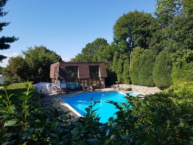 Photo - Bainbridge Apartment Homes