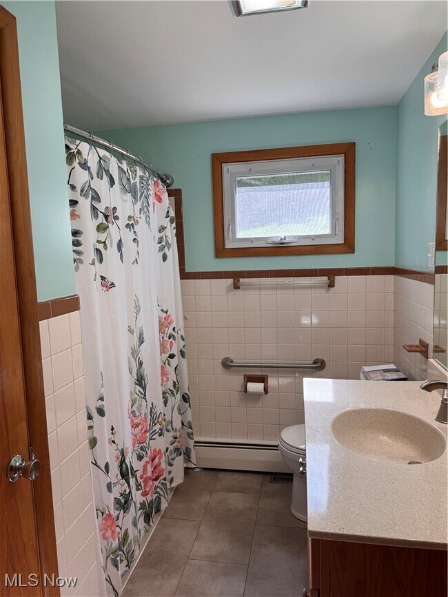 Photo - 54084 High View Row