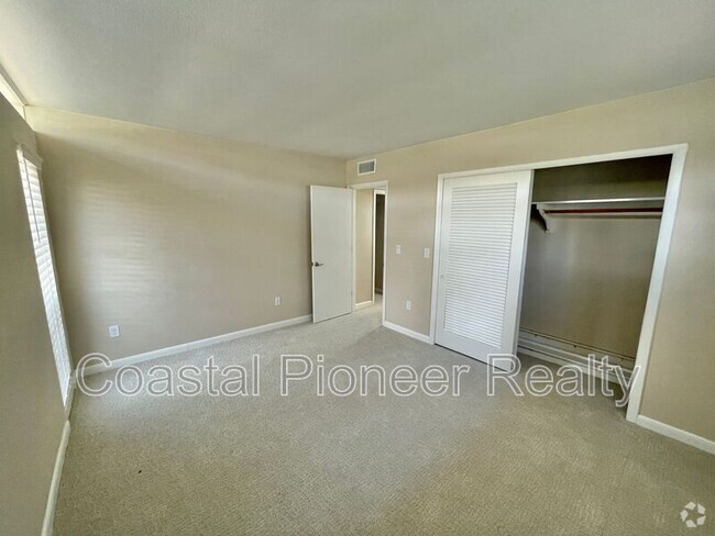 Building Photo - 3602 S Beach Dr Rental