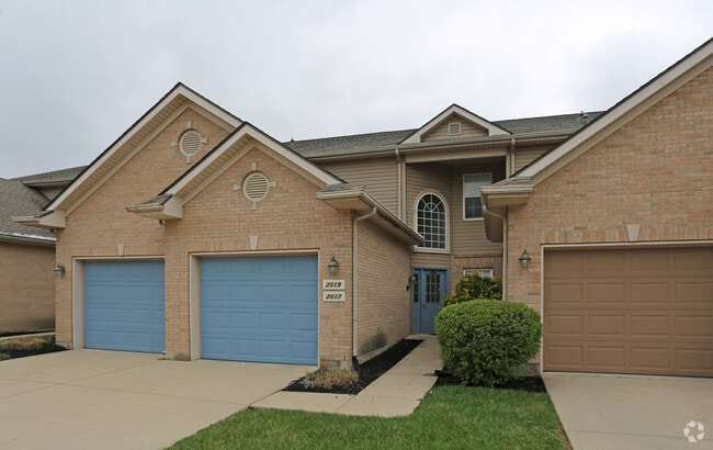 Country Manor Apartments