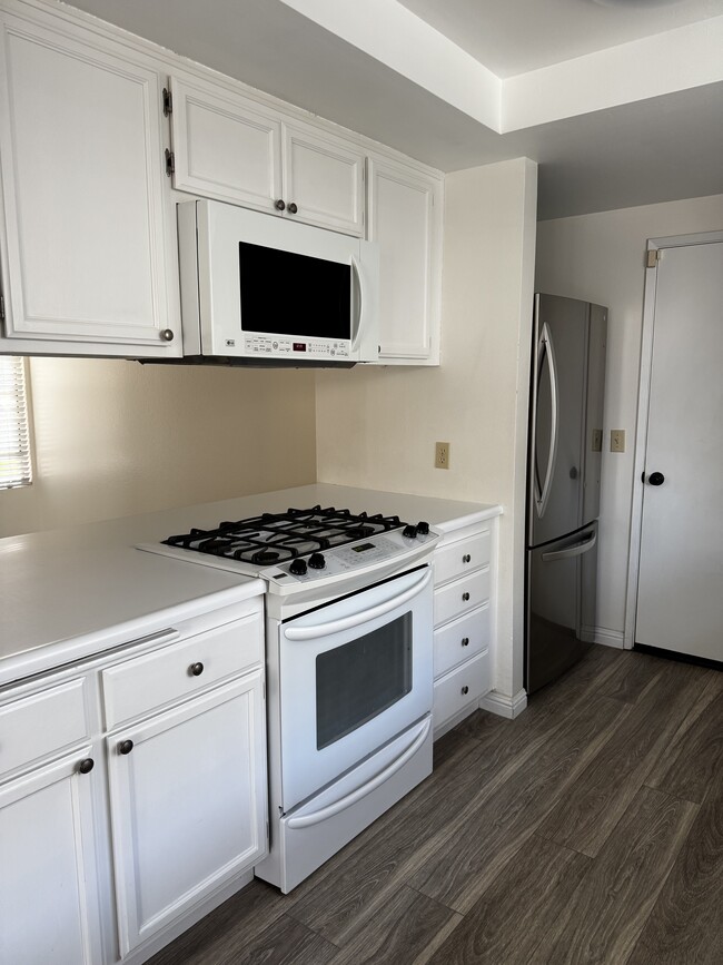 kitchen - 4184 Breezy Glen Dr