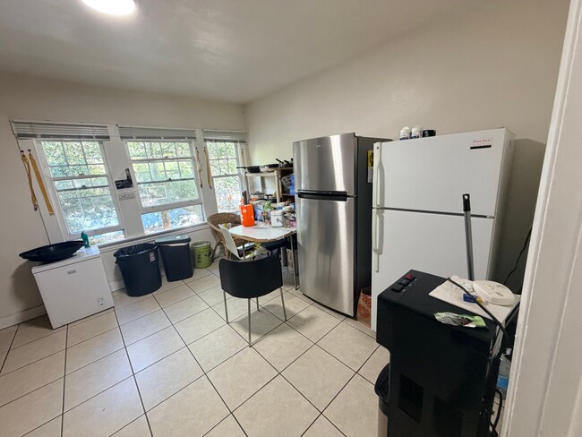 Photo - 1780 Le Roy Ave Unidad 21