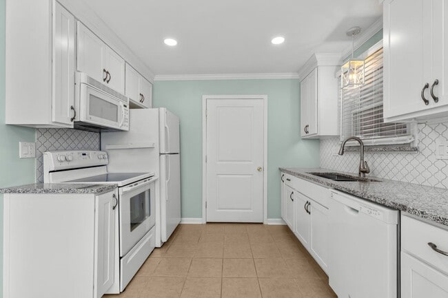Photo - 2215 Rowland Ave