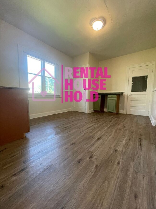 Photo - 5065-5067 Linsdale St. Unit 5067