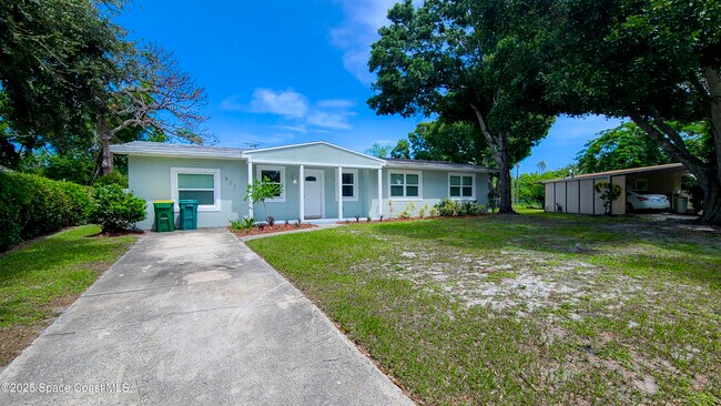 Photo - 827 Glenmore Cir