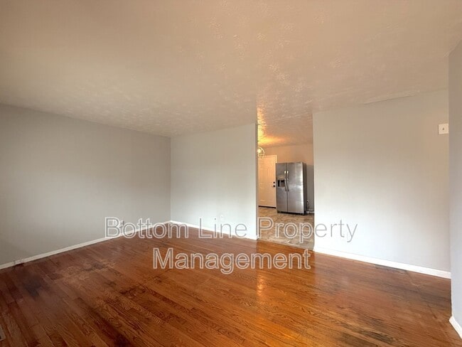 Photo - 205 Edgegreen Dr