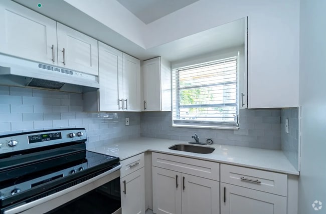 Building Photo - 4152 SW 24th Ct Rental