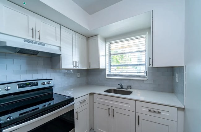 Building Photo - 4152 SW 24th Ct Rental