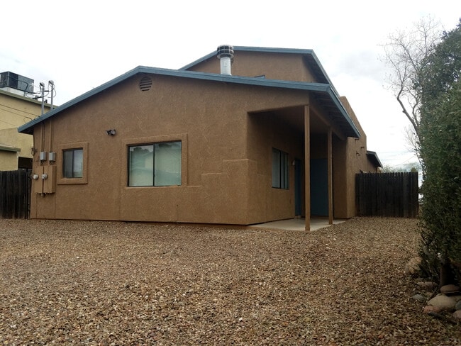 Photo - 1409 E Lee St