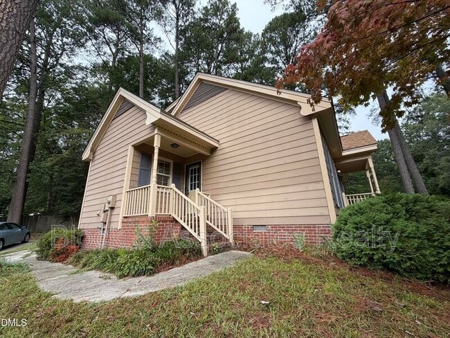 Photo - 200 Coachman Dr