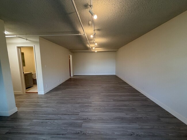 Building Photo - 4334 Fulton St Unit 6