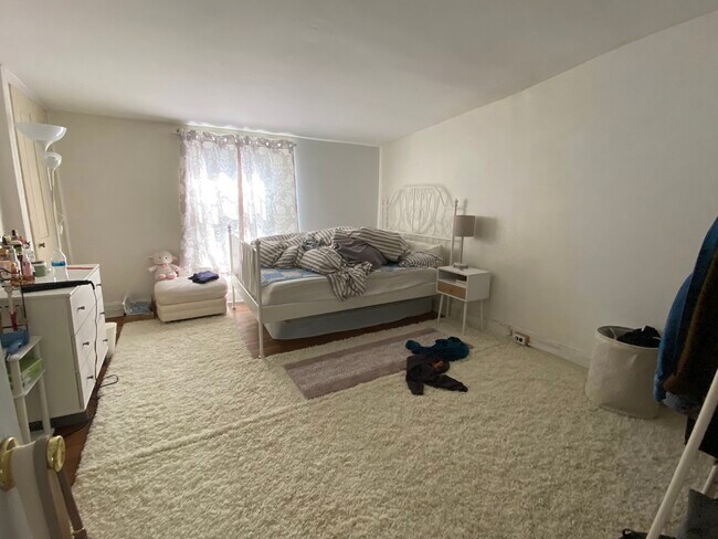 Photo - 2010 Sansom St Unit 3W