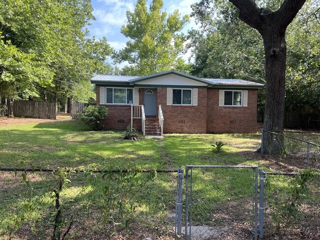 Photo - 197 Willow Ave