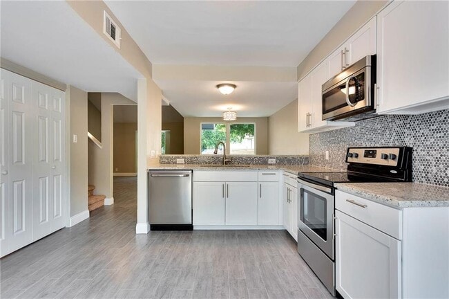 Photo - 2706 Mulford Cove