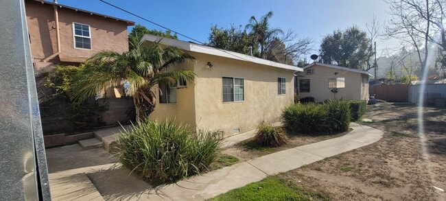 Building Photo - 1356 Neola St