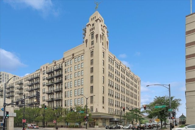 Building Photo - 758 N Larrabee St Unit 816