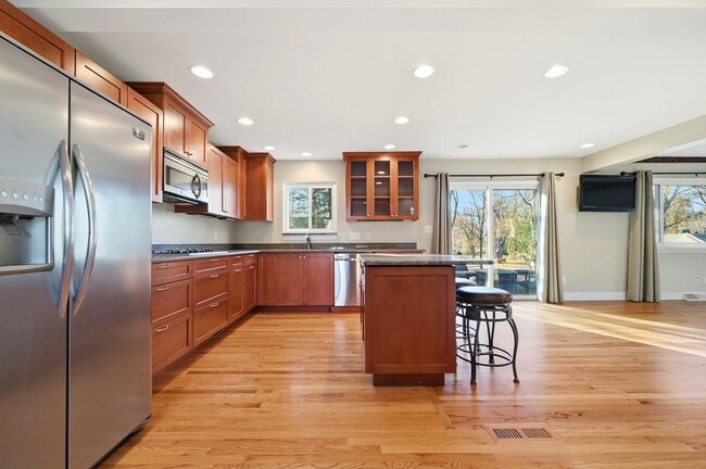 Photo - 5595 Birdview Heights