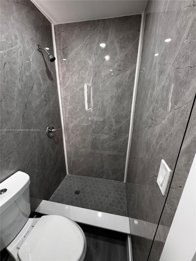 Photo - 3033 NW 32nd St Unit R