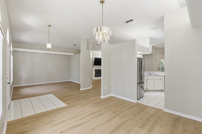 Photo - 4 bedroom 3 bath home in NW Broadmoor