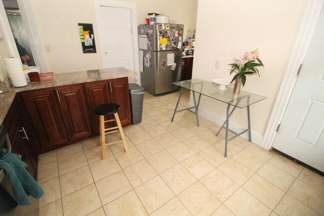 Photo - 35 Raymond St