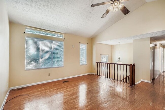 Photo - 6134 Raintree Bend