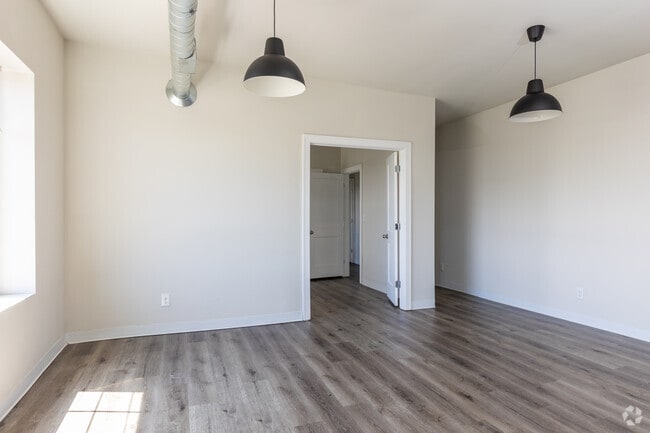 2BR, 1BA - 800SF, Living Room