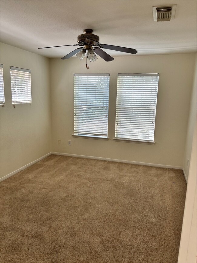 Photo - 16 Scarlet Woods Ct