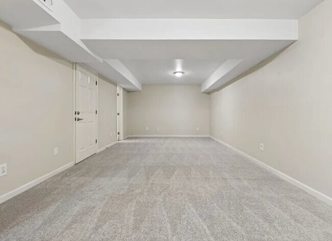 Photo - 231 Glenstone Cir