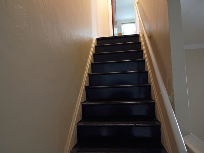 Building Photo - 4531 Coleridge St