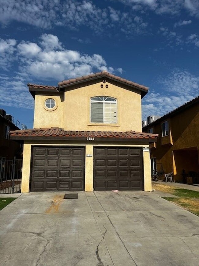 Photo - 725 L St Unit A