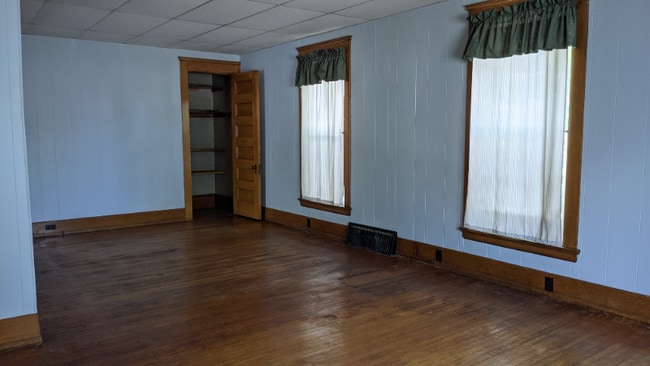 Photo - 307 Lincoln St