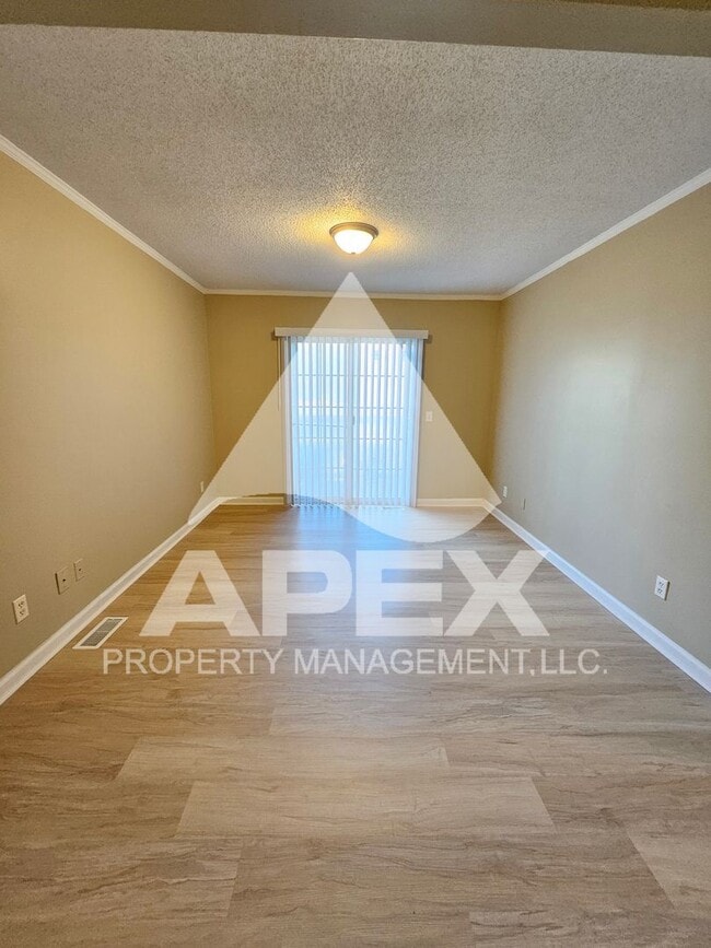 Photo - MOVE-IN SPECIAL,NO RENT TIL JUNE 1ST! - 3 Bd | 2 Ba 1st Floor Condo in West Knoxville! Unidad 1841-113